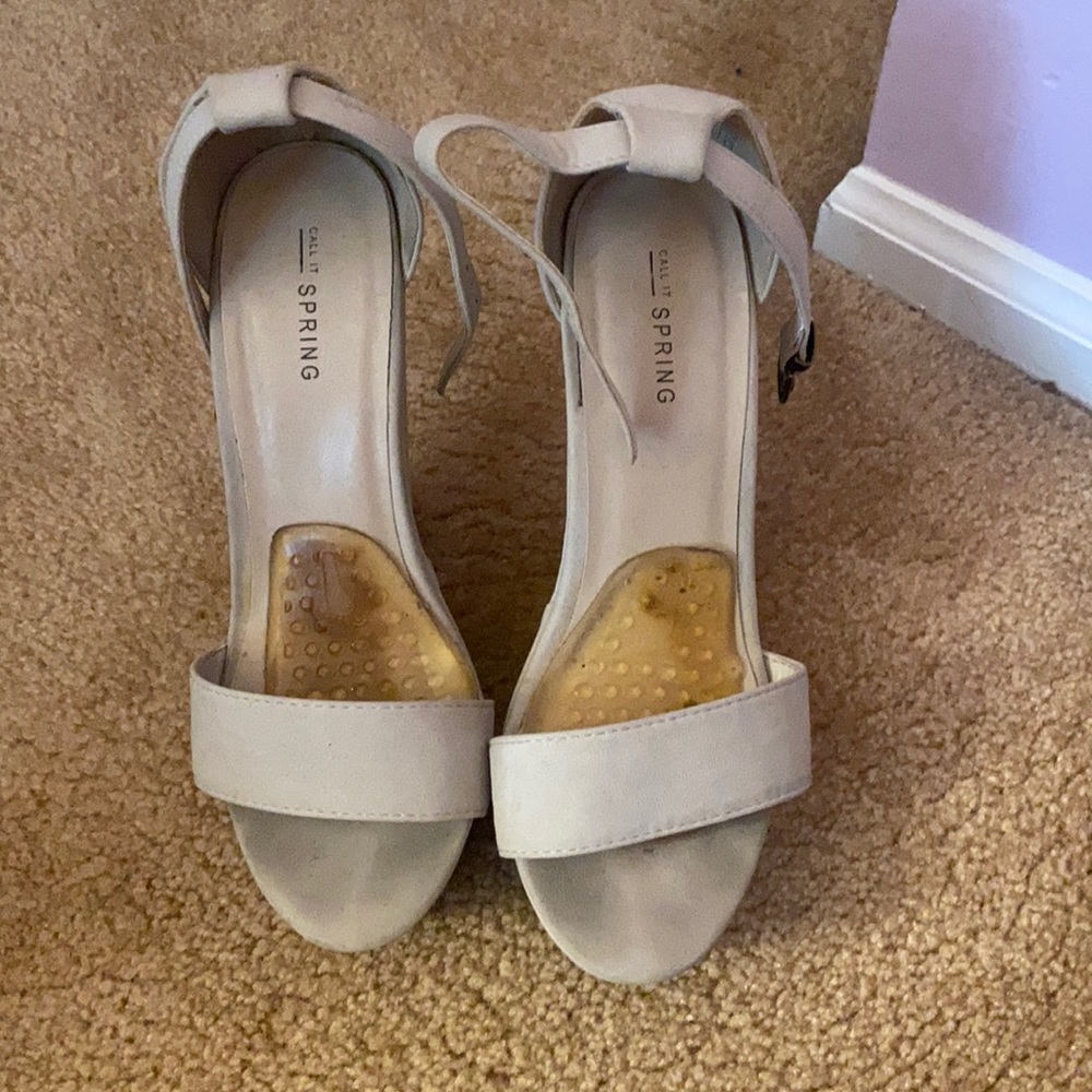 Nude Wedges